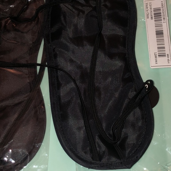 SHEIN Black Satin Sleep Mask - Picture 5 of 5